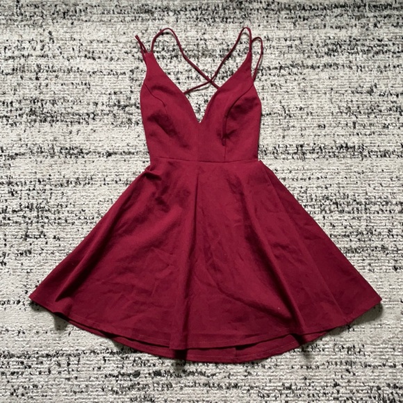 Lulus Dresses & Skirts - Lulus Maroon Dress